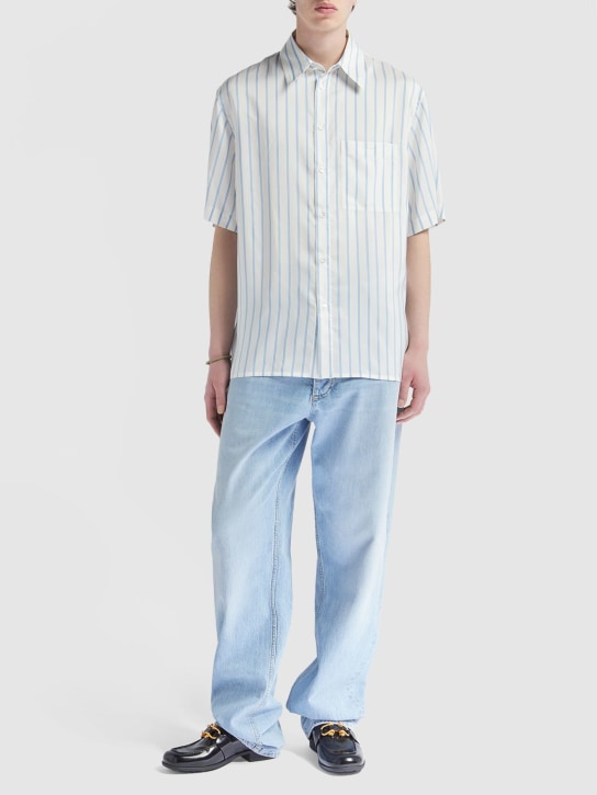 Bottega Veneta: Camisa de seda con manga corta - Blanco Opaco/Azul - men_1 | Luisa Via Roma