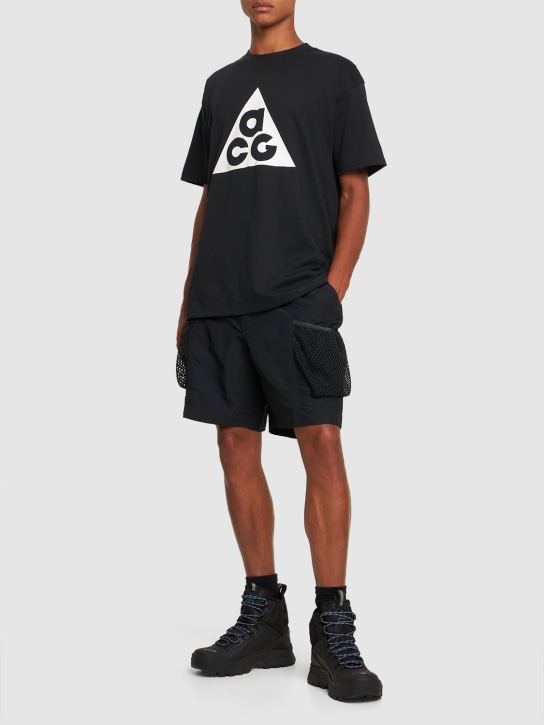 Nike: T-shirt en coton mélangé imprimé ACG - Noir - men_1 | Luisa Via Roma
