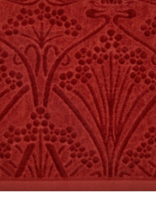 Liberty: Ianthe hand towel - Red - ecraft_3 | Luisa Via Roma