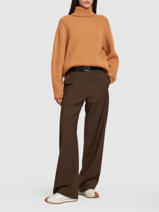 Guest In Residence: Tri Rib cashmere turtleneck sweater - Braun - women_1 | Luisa Via Roma