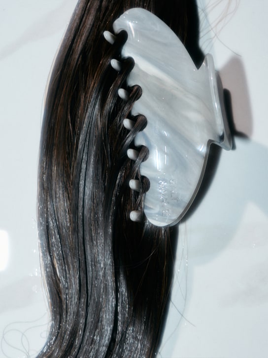 Salt&wave: Moon biobased cellulose acetate hairclip - Oyster - beauty-women_1 | Luisa Via Roma