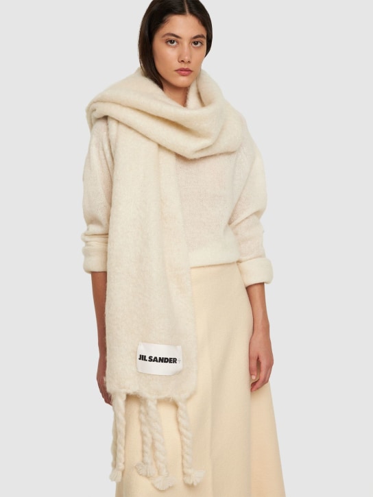 Jil Sander: Logo label mohair scarf - White - women_1 | Luisa Via Roma