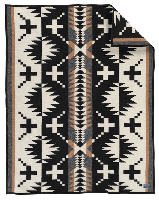 Pendleton Woolen Mills: Spider Rock napped jacquard throw - Black - ecraft_0 | Luisa Via Roma