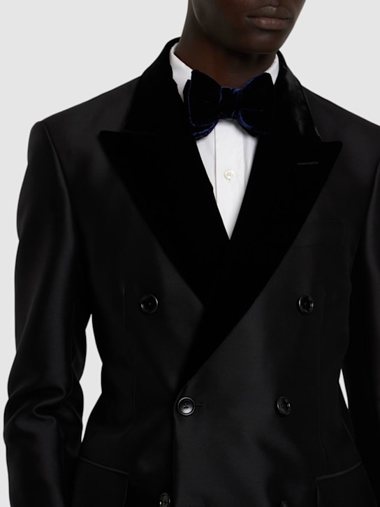 Tom Ford: Viscose blend fluid velvet bowtie - Midnight Blue - men_1 | Luisa Via Roma
