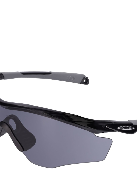 Oakley: M2 frame XL mask sunglasses - Black/Smoke - women_1 | Luisa Via Roma