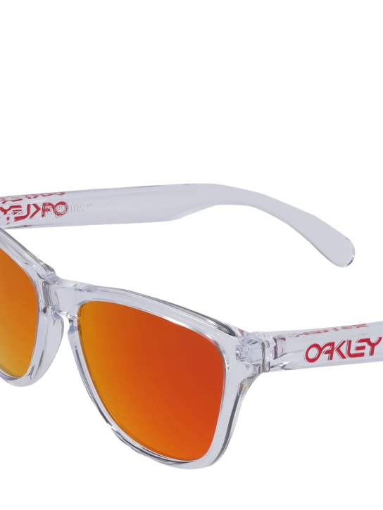 Oakley: Frogskins XS Prizm sunglasses - Clear/Red - women_1 | Luisa Via Roma