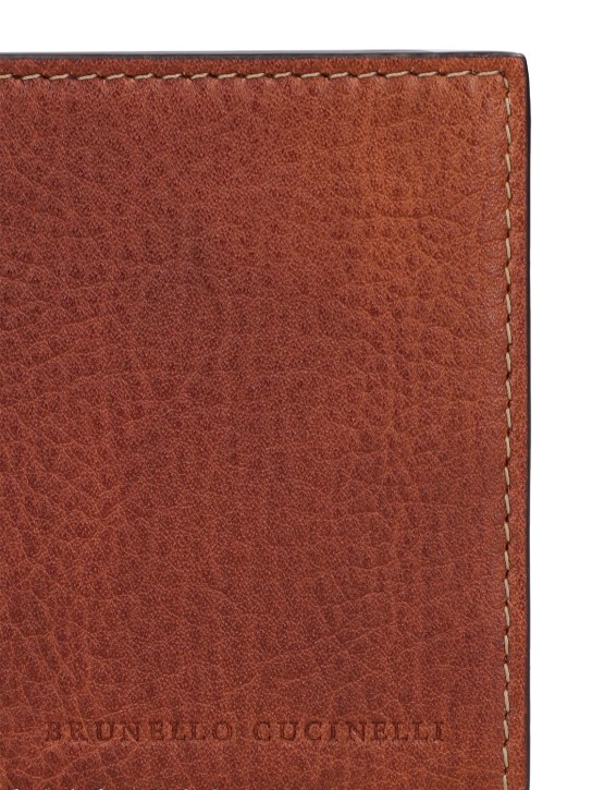 Brunello Cucinelli: Grained leather bifold wallet - men_1 | Luisa Via Roma