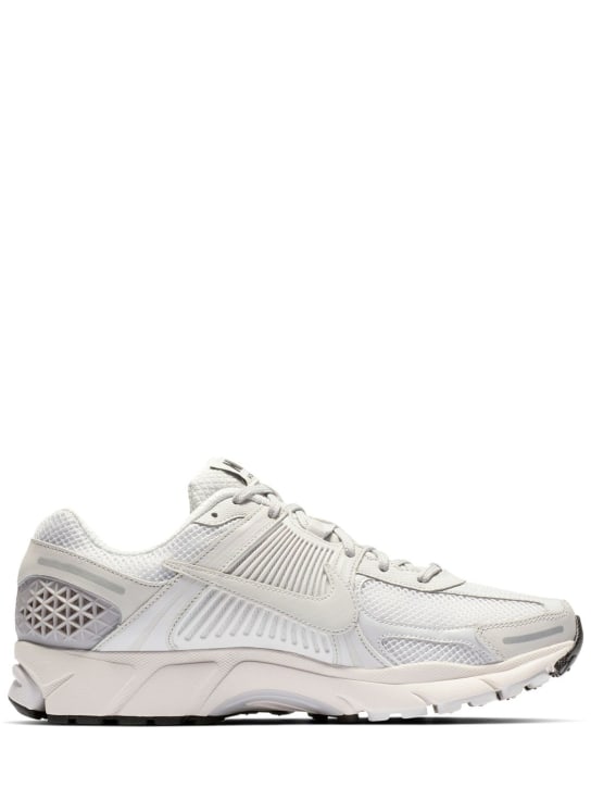 Nike: Sneakers "Zoom Vomero 5" - Vast Grey/Vast - men_0 | Luisa Via Roma