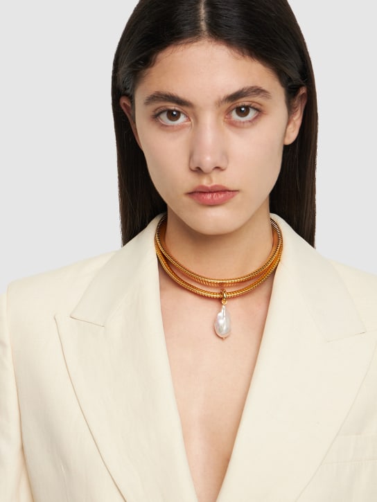 Timeless Pearly: Pearl charm double wrap necklace - Gold/Pearl - women_1 | Luisa Via Roma