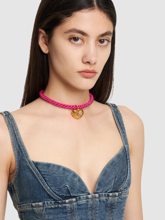 Timeless Pearly: Heart charm cotton wire collar necklace - Fucsia/Oro - women_1 | Luisa Via Roma