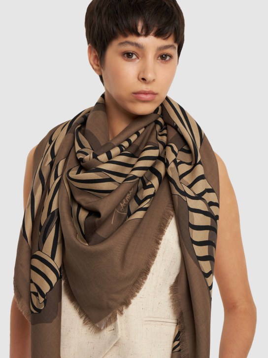 Toteme: Large monogram printed wool & silk scarf - Kahverengi - women_1 | Luisa Via Roma