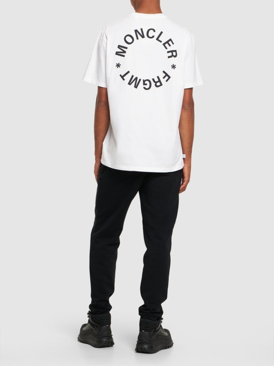 Moncler Genius: Moncler x FRGMT棉质平纹针织T恤 - 亮白色 - men_1 | Luisa Via Roma