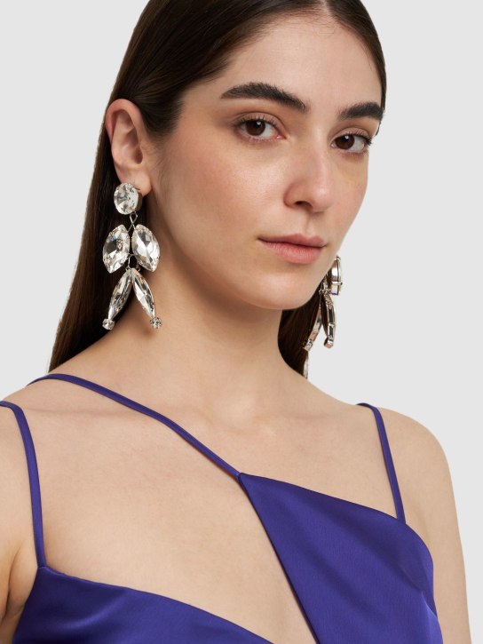 Pucci: Crystal cascade clip-on earrings - Plata - women_1 | Luisa Via Roma