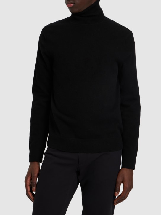 Theory: Hilles cashmere knit turtleneck sweater - Siyah - men_1 | Luisa Via Roma