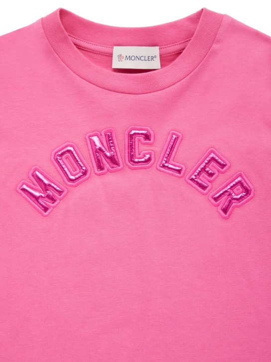 Moncler: T-shirt in jersey di cotone con logo - Rosa Scuro - kids-girls_1 | Luisa Via Roma