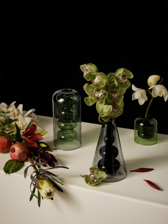Tom Dixon: Bump tall green vase - Green - ecraft_2 | Luisa Via Roma
