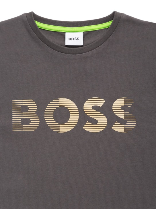 Boss: T-shirt en jersey de coton à logo caoutchouté - Gris Foncé - kids-boys_1 | Luisa Via Roma
