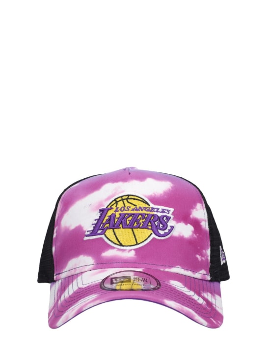 Lakers best sale trucker hat