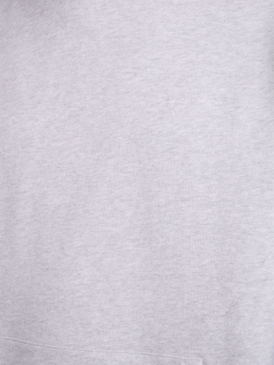 Jacquemus: Sweat en coton à capuche Le Sweatshirt Brode - Gris - men_1 | Luisa Via Roma