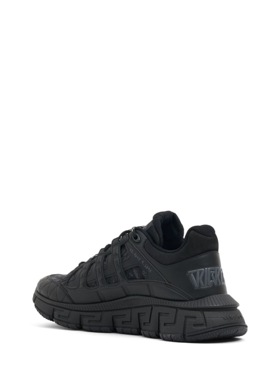 Versace: Sneakers de piel - men_4 | Luisa Via Roma