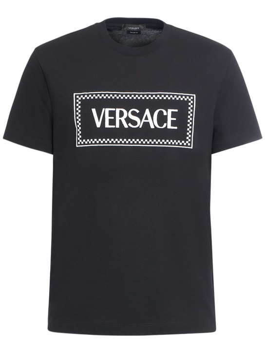 Versace: T-shirt in cotone con logo - Nero - men_0 | Luisa Via Roma