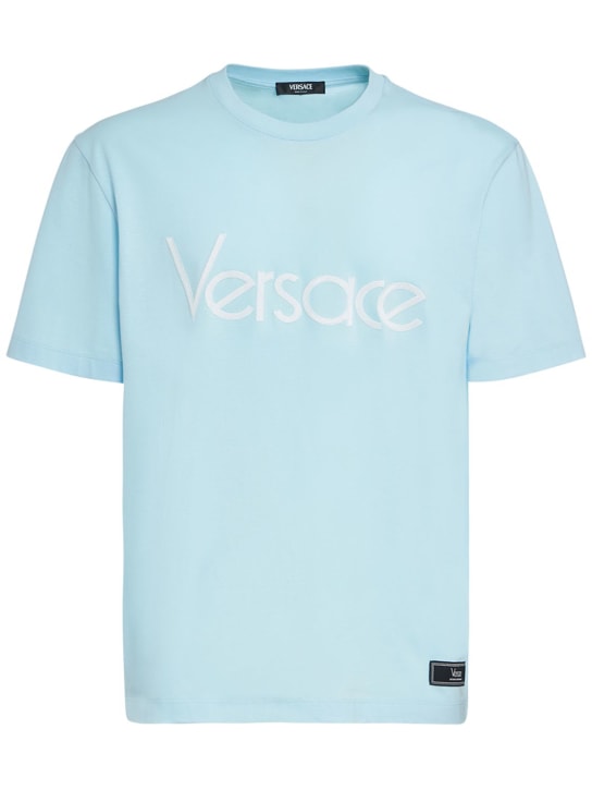 Versace: Camiseta de jersey de algodón con logo - Azul Claro - men_0 | Luisa Via Roma