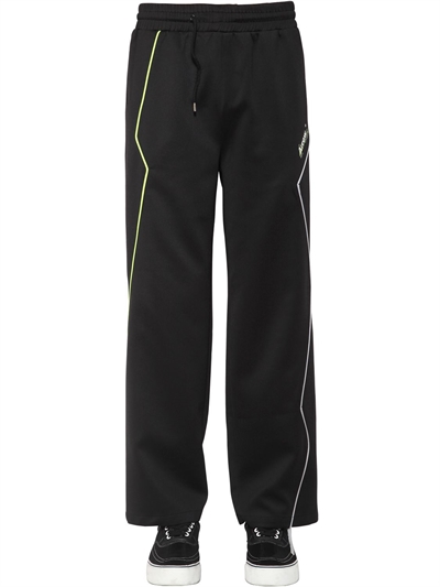 l size in track pants