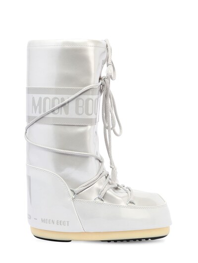 white moon boots