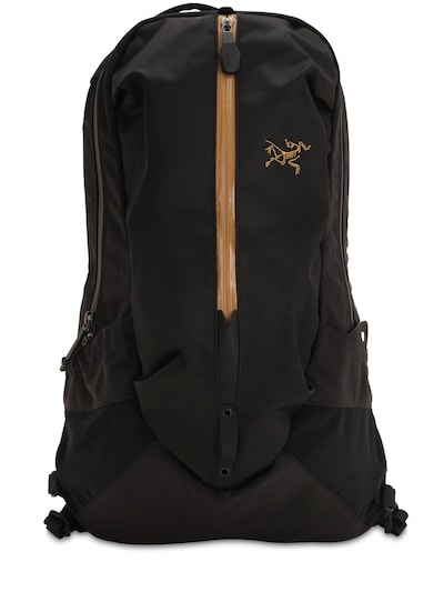 Arc'teryx Arro 22 Backpack In Black,orange