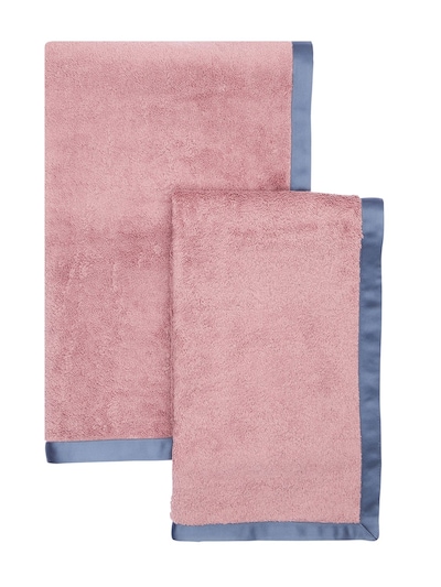 pink and grey towels