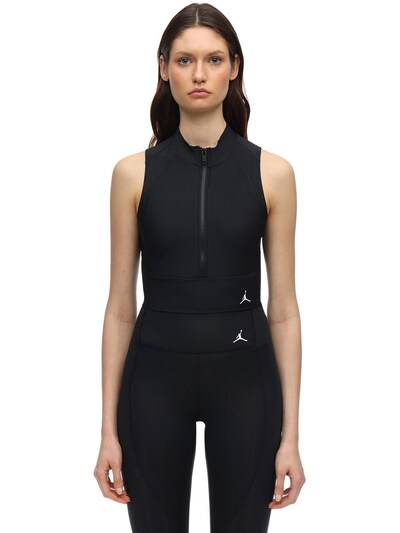 nike sportswear slim fit crop top