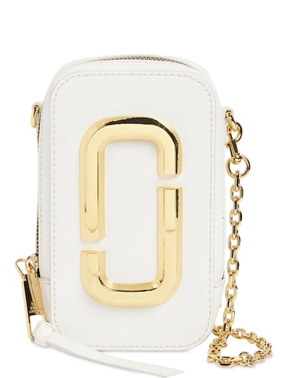 hot shot chain crossbody bag in white