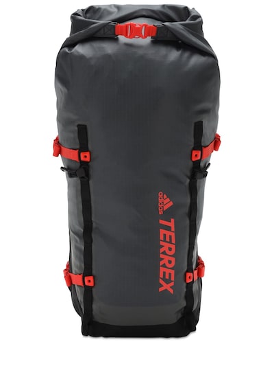terrex solo lightweight backpack