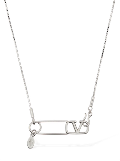 V logo brooch charm necklace 
