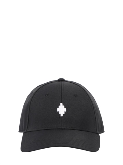 Marcelo Burlon County Of Milan - Cappello in techno tela con logo -  Nero/Bianco | Luisaviaroma