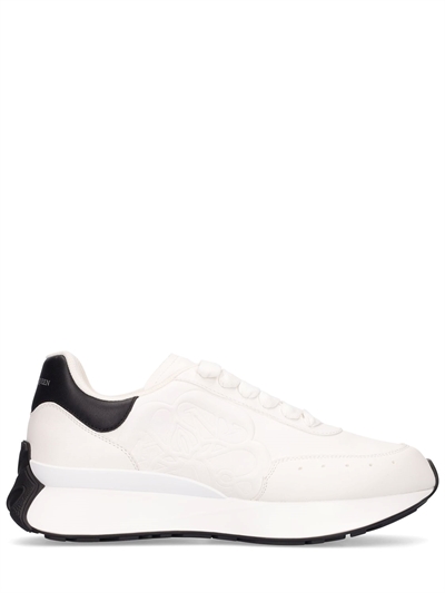 Sneakers \