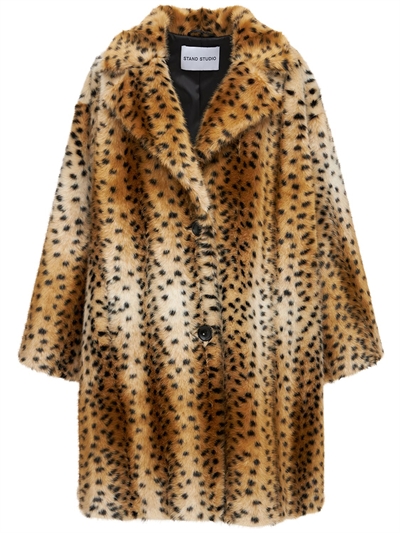 stand leopard coat