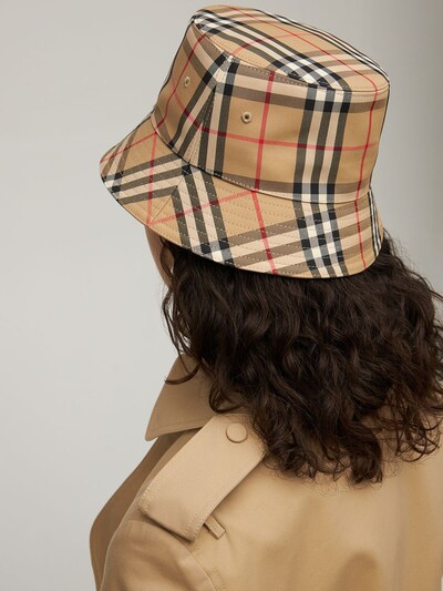 Burberry: Cappello bucket in misto cotone check - women_1 | Luisa Via Roma