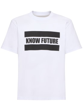Sacai: Black Future 프린트 티셔츠 - 화이트 - men_0 | Luisa Via Roma