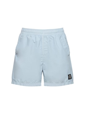 Stone Island: Shorts con parche - Azul Cielo - men_0 | Luisa Via Roma