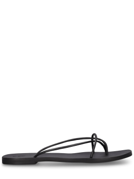 St. Agni: 5mm Rouleau leather thong sandals - Black - women_0 | Luisa Via Roma