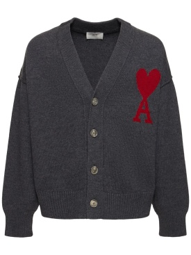 AMI Paris: Cardigan en maille de laine à logo - Gris Gruyère - men_0 | Luisa Via Roma