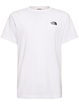 The North Face: T-shirt imprimé Redbox - Tnf White - men_0 | Luisa Via Roma