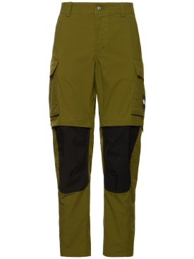 The North Face: Pantalon cargo NSE - Forest Olive - men_0 | Luisa Via Roma