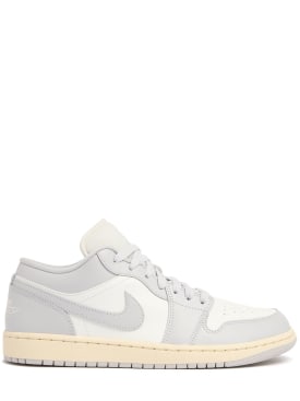 nike - sneakers - women - promotions