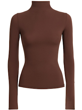 skims - tops - mujer - oi25