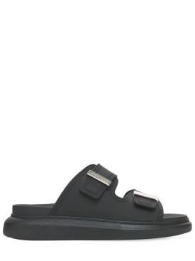 Alexander McQueen: 50mm rubber slide sandals - Black - women_0 | Luisa Via Roma