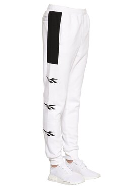 pantalones reebok classic dorados