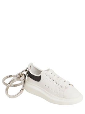 Alexander McQueen - Oversize sneaker key holder - White/Black | Luisaviaroma