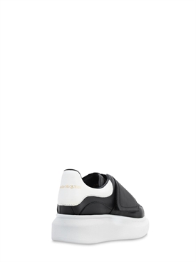 Alexander McQueen - Baskets à scratch en cuir - Noir/Blanc | Luisaviaroma